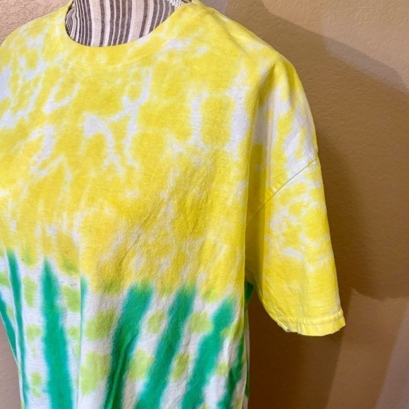 Tie Dye T-Shirt Large Gildan Yellow Green White Short-Sleeved 100% Cotton Tee - Picture 7 of 12